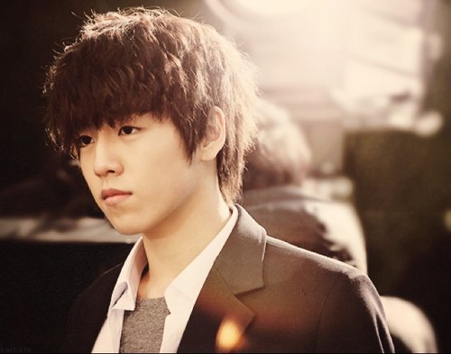 อันยอง ผม(บอท)ลีฮยอนวู ครับแต่เรียกผมว่า ยอน ก้ได้ครับ ผม น่ารัก ขี้เล่น ตรงๆแต่ถ้าลองคุยคุนจะต้องตกหลุมรักผมแน่ๆ แอบหื่นน่ะ start 7/3/12 ฟอลเยอะๆน่ะครับ