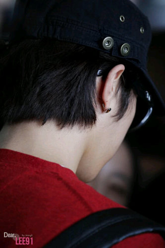 Ucil gw @PHP_SunnyGG @PHP_SongAhri's ♥ sentuh? Kepala ga ditempat!!!!