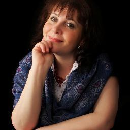 As a copywriter, I develop my clients' visibility and business potential to improve their sales. Interested in who, how and why? Please see my new website.