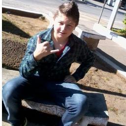 16 anos, solteiro,divertido,legal,sincero,ciumento por que oq é meu é so meu=P.....FOCO.FORÇA.FÉ