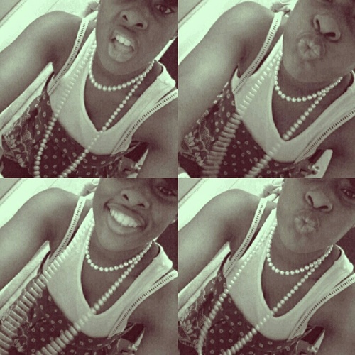 ..lol , freakk a biio ... all ii have to say iis follow me &' ii follow backk ( :