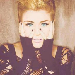 my pasion Justin Bieber ............. i'm belieber follow me i follow back at alls ppls #teamfollowback .... http://t.co/Z62gP6nGLG