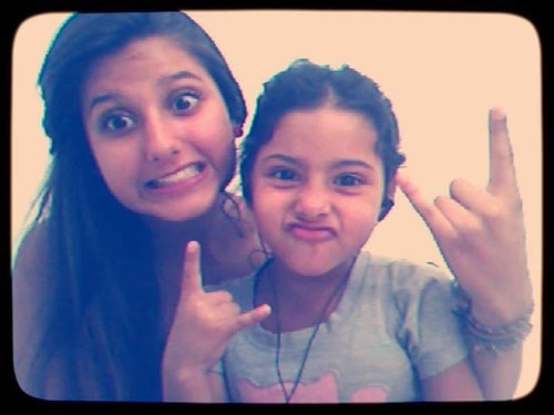 ♥“Daí ela se lembrou de como é ser forte. Ela enxugou suas lágrimas e sorriu. Sim, sorriu, porque ela sabe que algo melhor está por vir. Ela sabe.” ♥