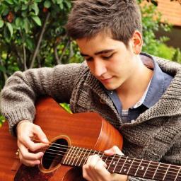 ''SI HUBIERA MAS ESCUELAS DE MUSICA. que militares por las calles, habria mas guitarras que armas y mas artistas que asesinos.