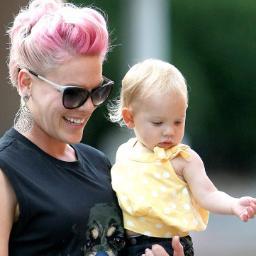 Sallypinkfan's profile picture. 