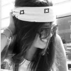 Não sou ninguém importante, apenas uma pessoa comum, com pensamentos comuns. Eu levo uma vida comum. Eu sou Pietra (: