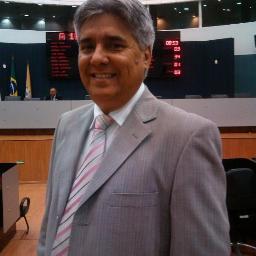 Pai de quatro filhos e apaixonado pelo Amazonas. Ex vereador em Manaus, Presidente do Diretório Municipal do PRP - Manaus, atualmente, Ouvidor Geral do Estado.