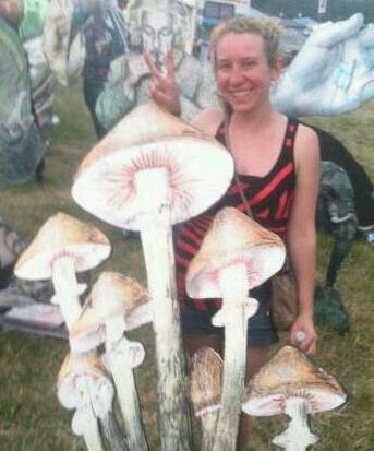 littlelauren882's profile picture. go ahead and laugh cause it don't cost much