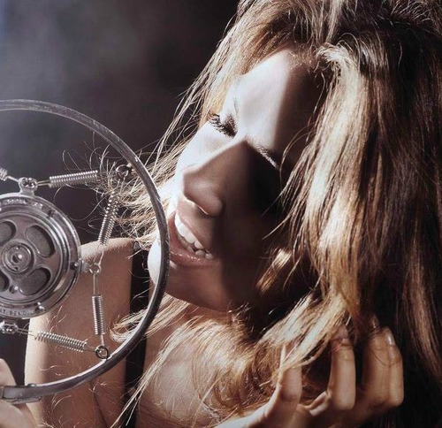 Welcome to the twitter page of The Latin Queen Thalia Greek fan club !