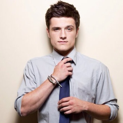 hungergamez_'s profile picture. Hunger Games fan page here!
Joshua Ryan Hutcherson (happy birthday)
Jennifer Shrader Lawrence
Team Joult 
I am SBNN
Follow me on Instagram @hungergamez_