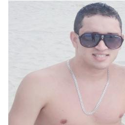 Eu não tenho inimigos, apenas concorrentes, que gostariam de ter o que eu tenho, fazer o que eu faço, ser como eu sou, mas não podem! ;)