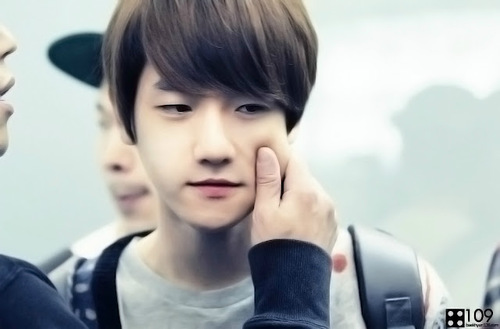 imyj99's profile picture. 변배큥..♥