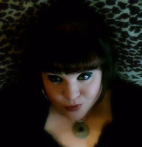 Lover of life, music, photography, single, 42, likes to chat, English & friendly think that sums me up :) A new world of words has opened up!
