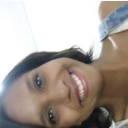 E mesmo com os cabelos mal cortados e suas roupas descombinadas, ele era uma figura estranhamente impressionante  esbanjando confiança no seu próprio destino.