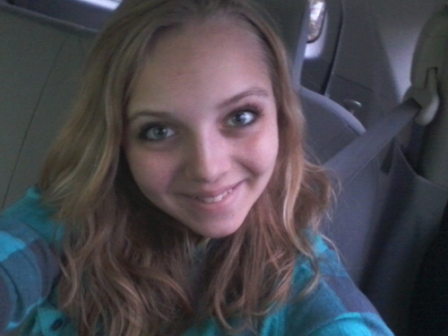 I'm Audrey and i hope to become a competitive swimmer and an actress. 3 Sparkles