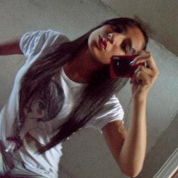 Se eu quisesse apenas P.A.L.A.V.R.A.S eu iria no dicionário. Eu preciso de atitudes karalho :(
quem ñ gostar de mim se mate !!!!