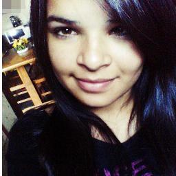 Ariana, 16 anos,deus,  corinthiana, chocolate, fotos, festas, doces, filmes de terror, musicas & irmã da @pqena_malvada qe sabe ++ sg aê ?