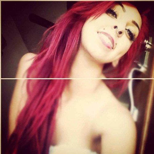 19 | tattoos . dimples . 4'11 . THEM @YourMansCriib @BellaNatalee @Uglykimmyy @_XoStephaniex3 ❤ wifey @_lovelyJayy instagram: _xoxodeedee