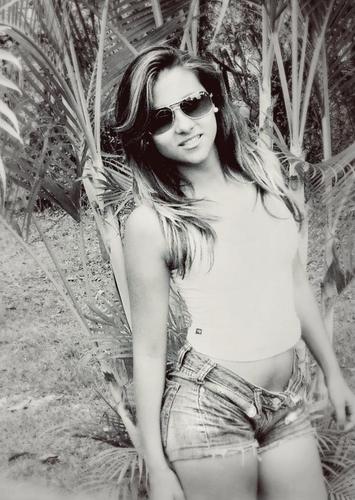 FC dedicado a Thais Meire Capel ela é perfeita minha rainha! Since: 06/10/2012