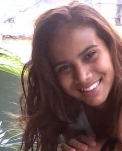Eu desço champanhe as mina pira e paga pau, desço um pouco de uísque pra elas liberar geral o povo ficando louco, todo disorientado...