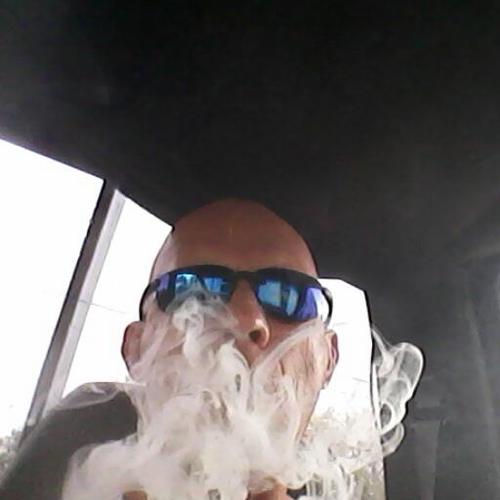 I tweet often,I tweet crazy.just spending time with my stoner fam! Shaved head & proud of it. #Gnation ,[and i will bite you !