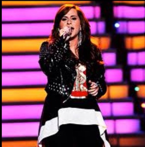 Skylar Laine and Justin Moore are my idols. I love the country, I love singing and playing my guitar.