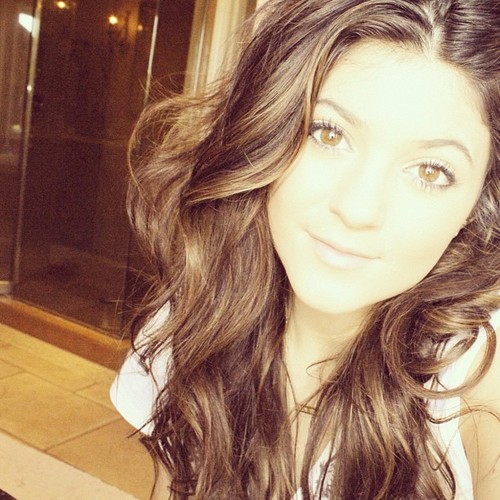 act like a lady, think like a boss.   cuenta de limite de @KylieJensner, ajsdfg.