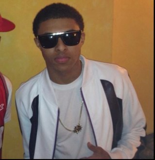 MindlesslyJettS's profile picture. Hey you guys this is Jay and my Co-Owners are @BritBrit_Lol and @KissBriMindless expect to see mini stories , stories , and imagines !!