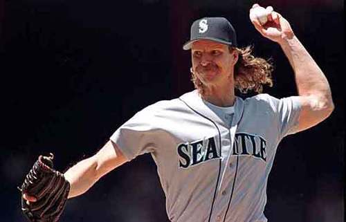 LeftyBBProblems's profile picture. Love the game, being a lefty though, it has its problems.