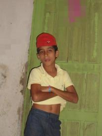 ' Eu sorrio bonito e deixo os outros querendo sαber o segredo que me fαz feliz; XD
Eu sou ..(Caarlos )... Twittando 4ever! :X