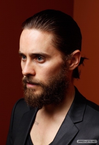 Eu tento me colocar por trás de uma máscara,e esconder o que eu realmente sinto aqui,dentro de mim,dentro desse coração - Jared Leto