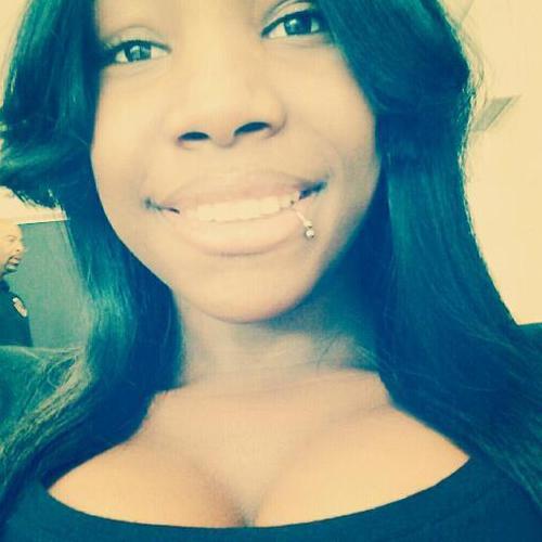 Im Faee . Ion really givee a F_ckk Whoo you aree . . .

Honestly Im a Very Outspokenn , Smart , & Funny Personn . ♡ Established 10.25.95 #Team CashFloww