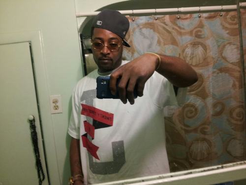a real #street d-boy that get$$$$get it n&  stay with them 1 hitter quitters so fuck wat u heard!! thz where its @@