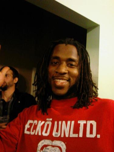 StrawHatDeezy's profile picture. im not ordinary. some might say individualist. No but really all i do is work spend time with my 4 kids occasionally play video games  and hang out with friends