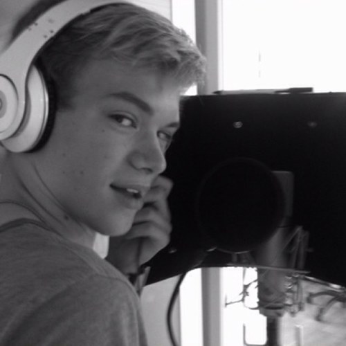 SparklyGunther's profile picture. Hello Baybee! What Is up? It Is Me Gunther Hessenheffer. I Love Sparkles. I Dance On Shake It Up With My Sister Tinka. {taken}