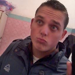 Feliz, e muito mais c(: