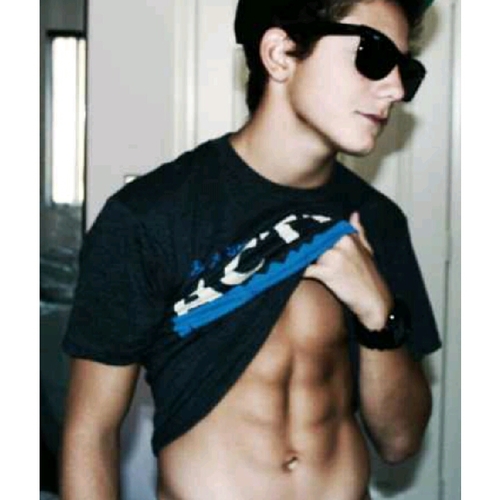 Tocool_gabe's profile picture. Hi im gabe im 15 I play football and Im a fan of ... FOOD!!!!... Please follow