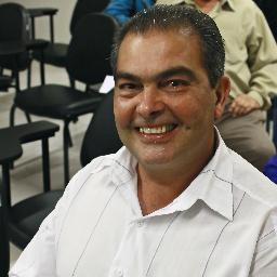Sou católico, seguidor dos ensinamentos de Jesus Cristo.