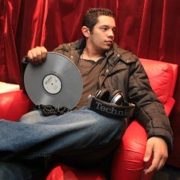 Dj revelação da black music, residente da JoyClub e convidado em diversos clubs