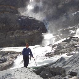Love cycling and mountain walking. EV driver. Web designer. Rejoiner.
