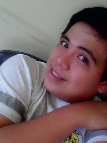 HinezQuesh's profile picture. 