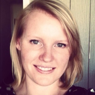 Graphic Designer, touch player, wannabe web designer, addicted shopper and definitely not a morning person.