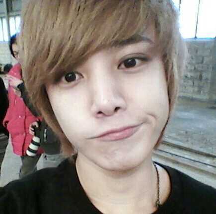 봇생성일;(2011.7.27) 태준군의아보키피팅모델.인터넷얼짱.레알치훈이가아니랍니다~ 팬서비스를목적으로활동하고있는봇입니다! 맞팔은사정상봇분들만요! I am not real Chi hoon! ^^예의를갖춰주세요! (리밋계; ChiHoon_b2) (유저계; _chihoon_u)