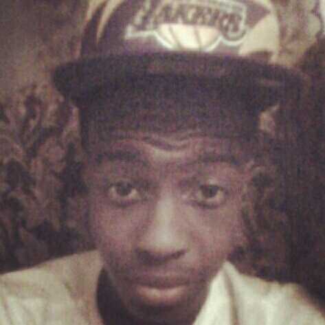 No Bio Follow my twifey @PeachesNddCream