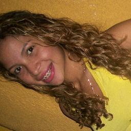 Amo a @bandaparangole meus dindos @RafaelParango e TinaOlliveira @AndreMerenda é um fofo e amo muito,muito msm @OLeoSantana.