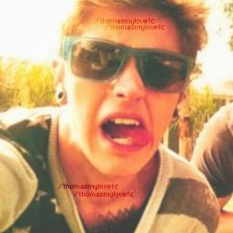 Ainda vou te abraçar bem forte e Pensar : Caramba , Finalmente @Thomasrestart !