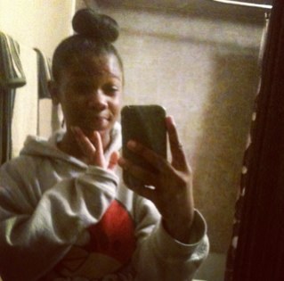 im back 10/07/12. I love that curly haired mf named Chresanto. we got 12 kids :) follow me, i fb. Throw some dollas, make it showa. Bands a make me buss it.