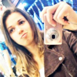 Eu quero ser feliz, sem aspas, sem virgulas, sem ponto final.  
http://t.co/ssYhvCv19H