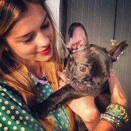 Tufi , o cahcorro mais fofo deste mundo . Dona dele : @sophiaabrahao Sortuda ! hahaha Since : 07/10/12 1º fã club dedicado ao Tufi !