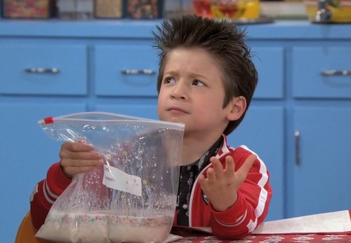 hi im flynn jones :) from shake it up :)bff:@arianan_k,@duncan_gabe,@gothianaw,@thepjduncan_ and i love joanna :)